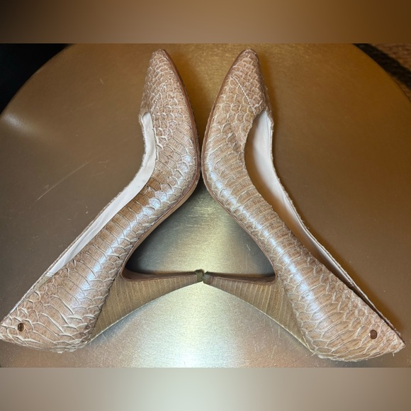 Coach Tan Snakeskin Printed Leather Kitten Heels Size 8B. Good condition - Picture 4 of 5